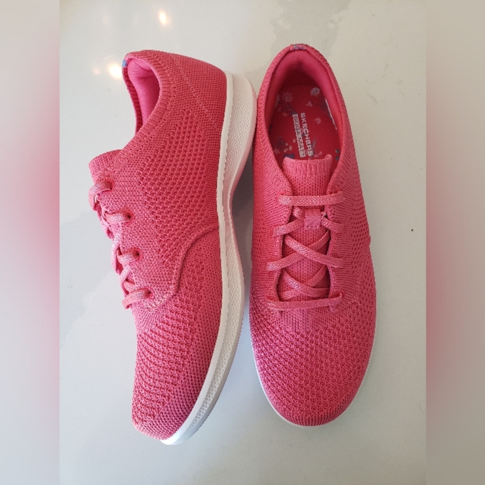Skechers Goga Mat Sneakers, Size 9, Coral Color, Not Used